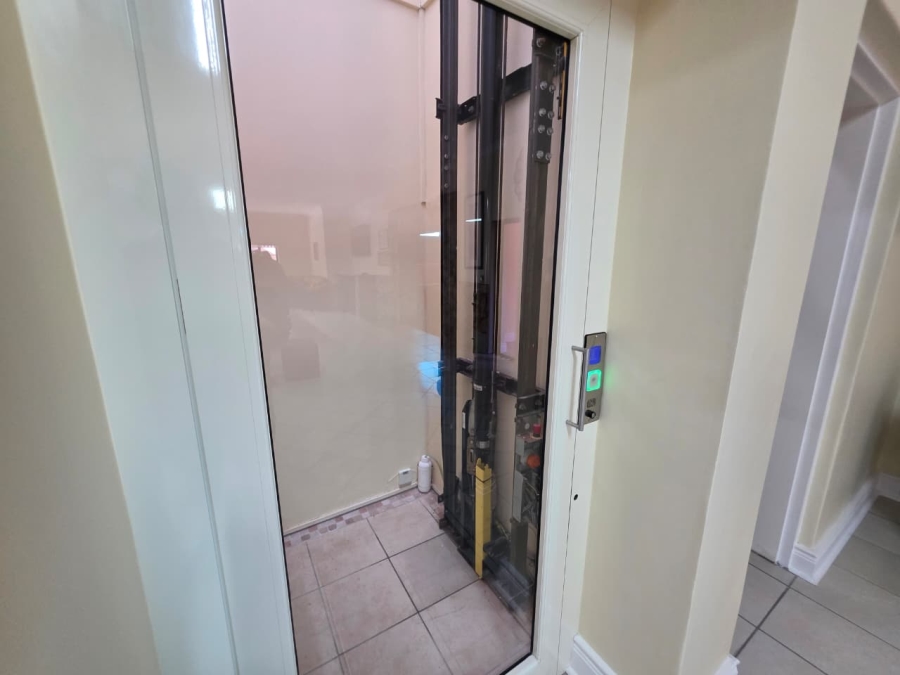 6 Bedroom Property for Sale in Myoli Beach Western Cape